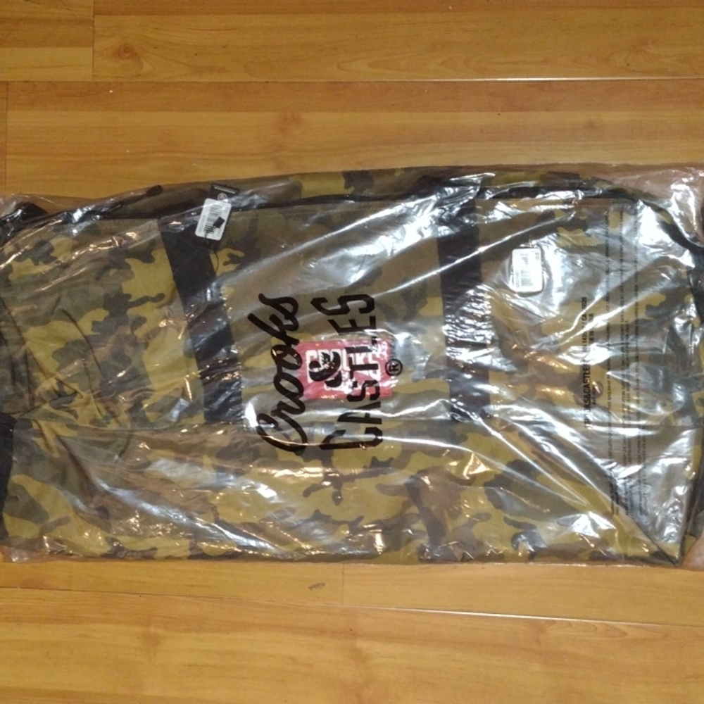New Crooks & Castle duffle bag